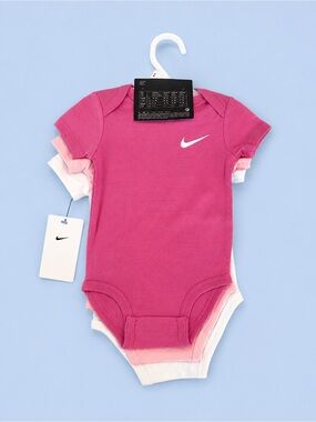 Nike 3 pack baby onsie
